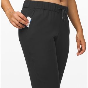 NWT Lululemon “On the Fly Jogger” Woven